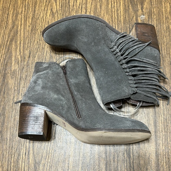 Kenneth Cole Reaction Rotini Fringe Putty Suede Women’s Booties, Size US 11 - Picture 8 of 12